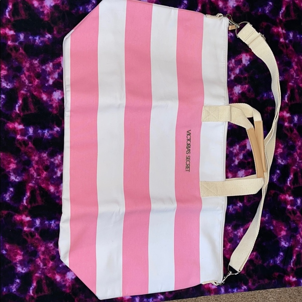 New Victoria’s Secret large tote
